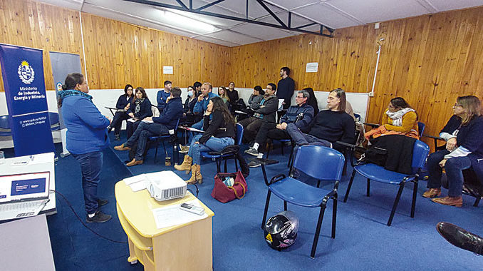 Capacitación para gestión de residuos en Centro Comercial